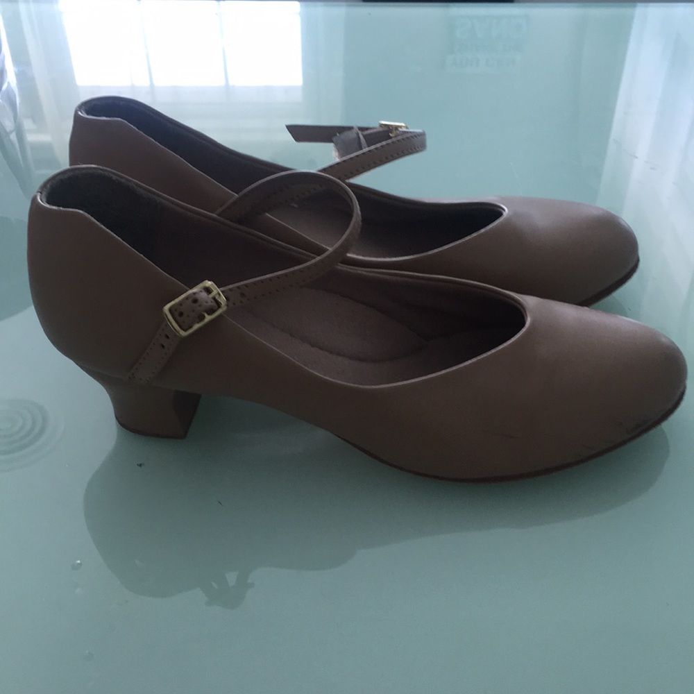 Character Shoes - Picture 3 of 5